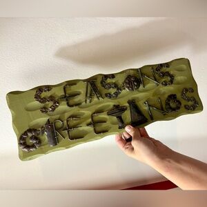 WOOD AND METAL RUSTIC SEASONS GREETINGS WALL PLAQUE